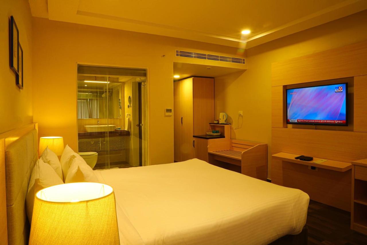 Bay View Hotel Vizag Вишакхапатнам Экстерьер фото