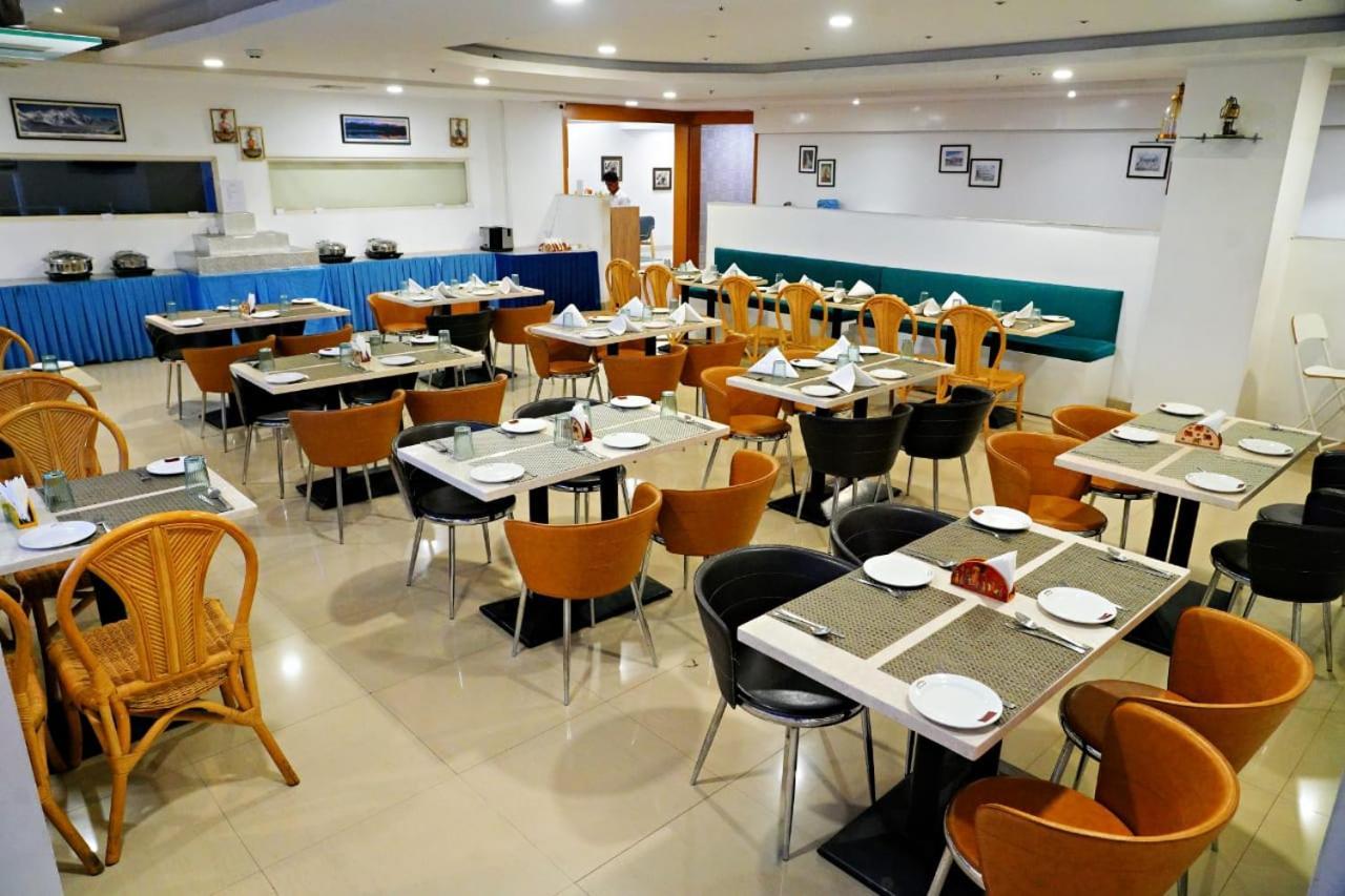 Bay View Hotel Vizag Вишакхапатнам Экстерьер фото