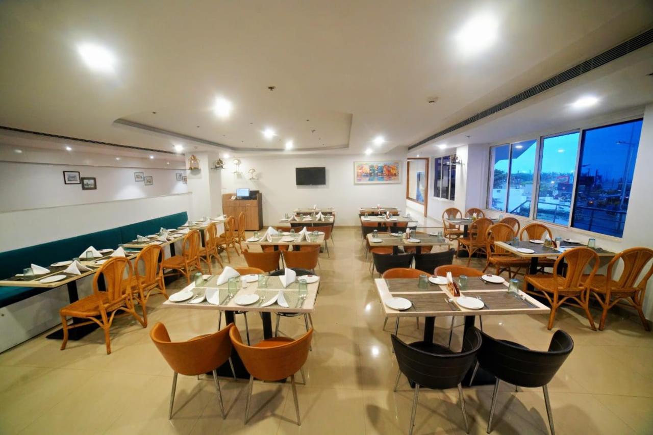 Bay View Hotel Vizag Вишакхапатнам Экстерьер фото