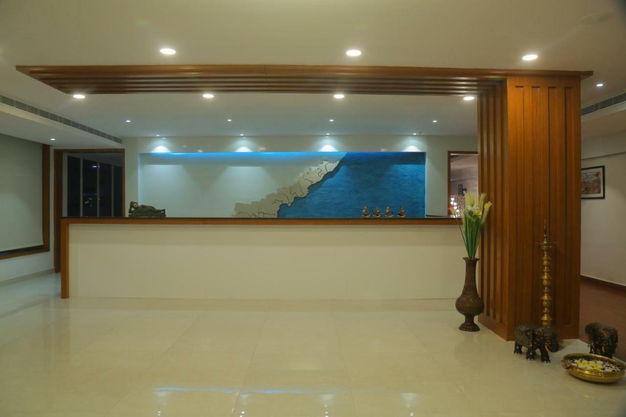Bay View Hotel Vizag Вишакхапатнам Экстерьер фото