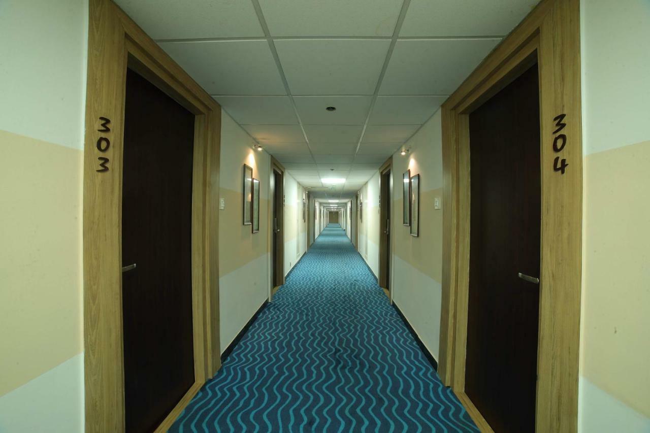 Bay View Hotel Vizag Вишакхапатнам Экстерьер фото
