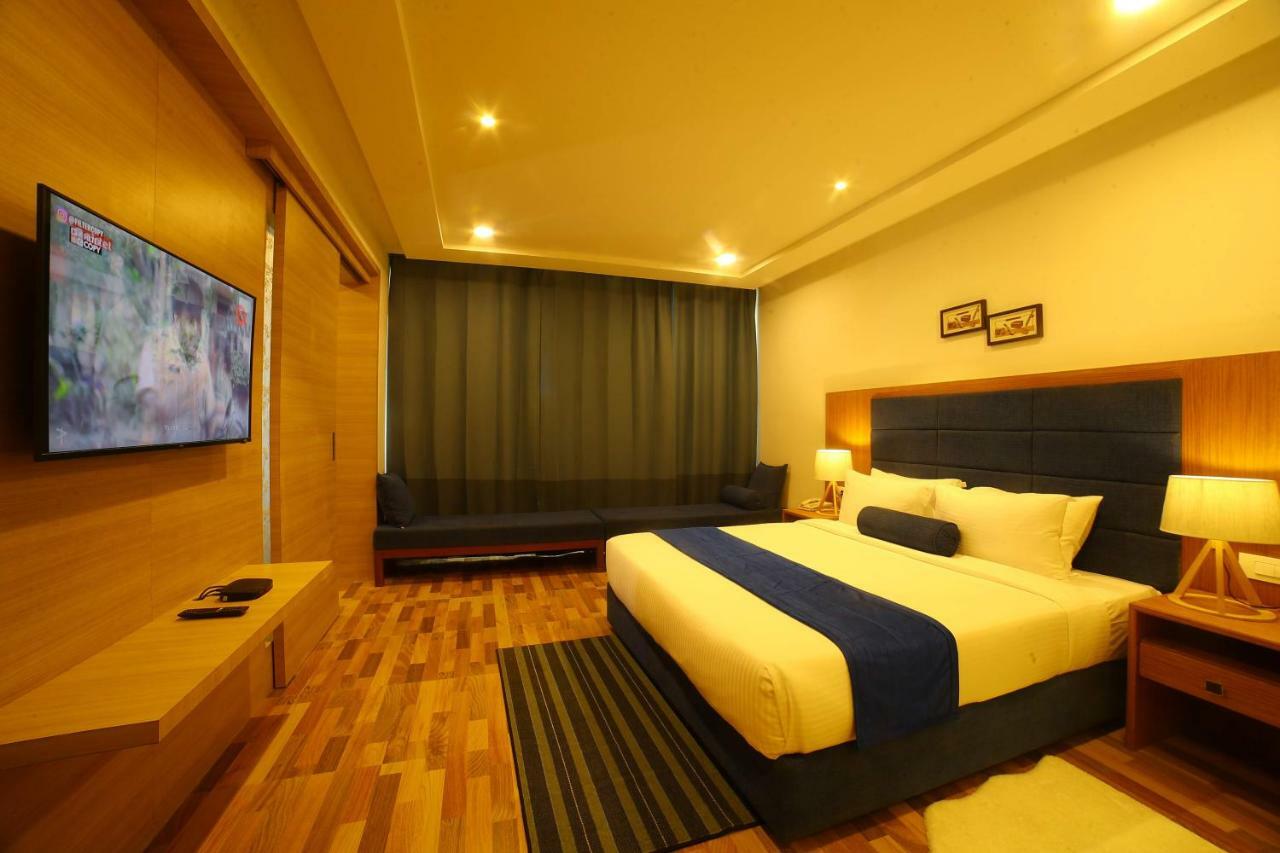 Bay View Hotel Vizag Вишакхапатнам Экстерьер фото