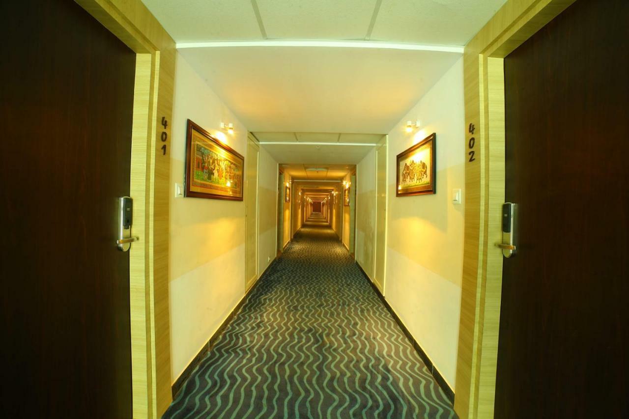 Bay View Hotel Vizag Вишакхапатнам Экстерьер фото