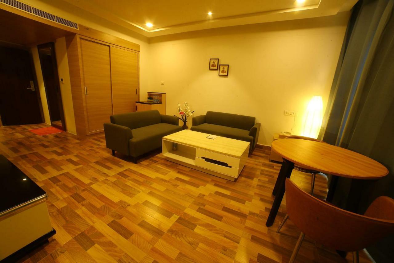 Bay View Hotel Vizag Вишакхапатнам Экстерьер фото